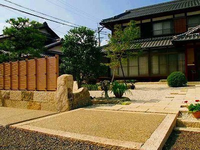 お住まいを引き立てる純和風のお庭　草津市