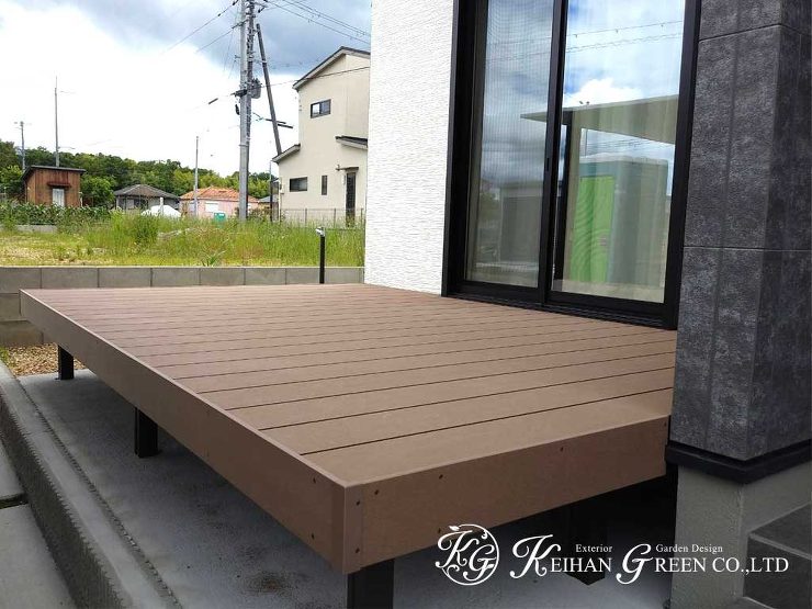 モノトーンのおうちと外構にナチュラル感をプラス！　大津市