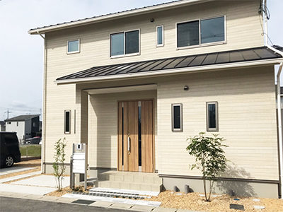 スタイリッシュなアプローチ　近江八幡市