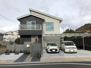 モノトーンのお住いに合わせてカラーリング　大津市
