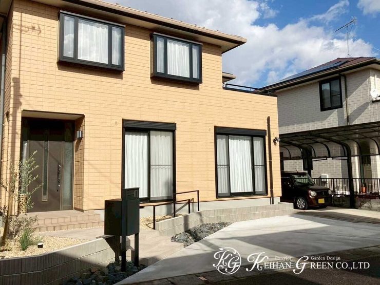 外構リフォームで実現した、開放的な玄関アプローチ　野洲市