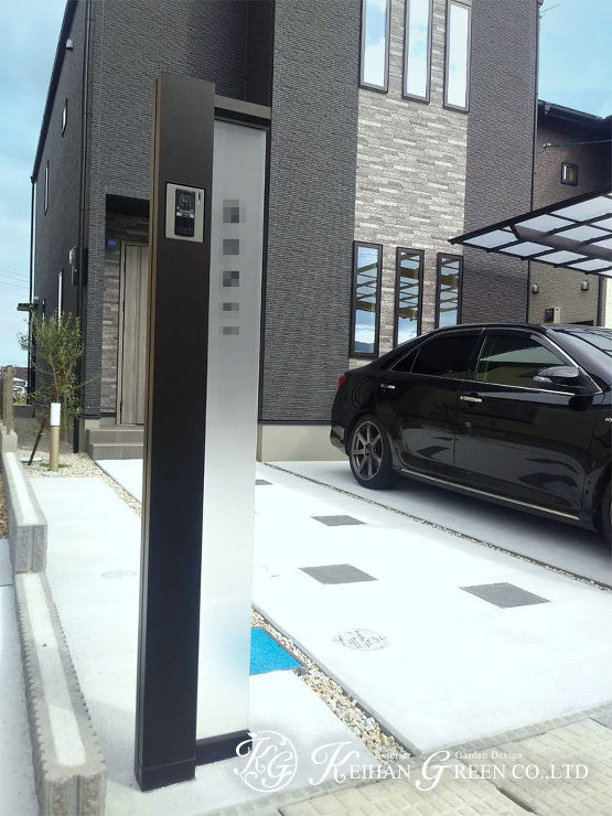 モノトーンでシンプルにまとめたスタイリッシュ外構　草津市