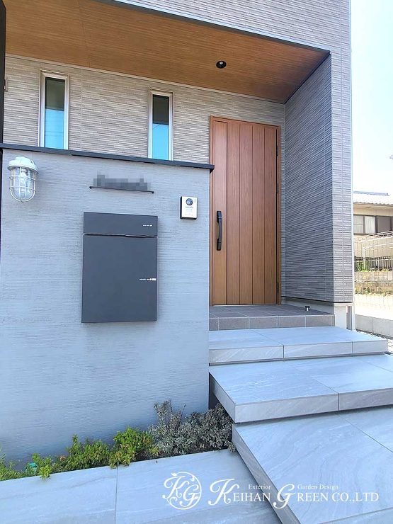 Gスクリーンを玄関前の目かくしに　大津市