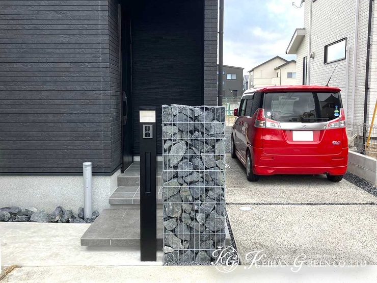 ガビオン門柱と機能門柱を組み合わせ　大津市