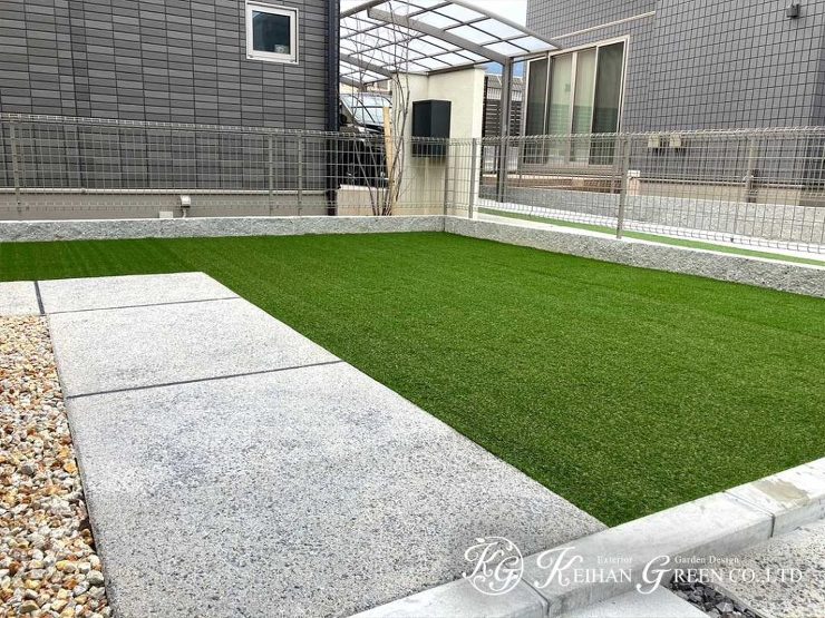 タイルデッキと人工芝で快適なお庭リビングに　大津市