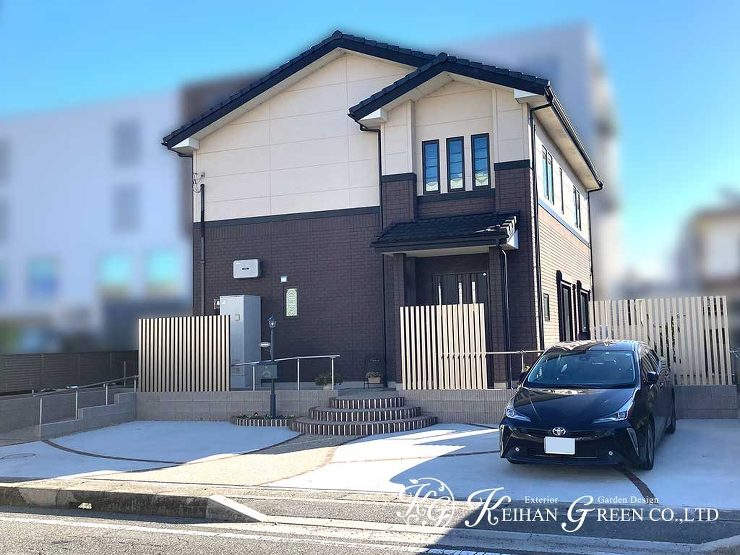 暖かみのあるナチュラルなアプローチ?玄関まわり　栗東市