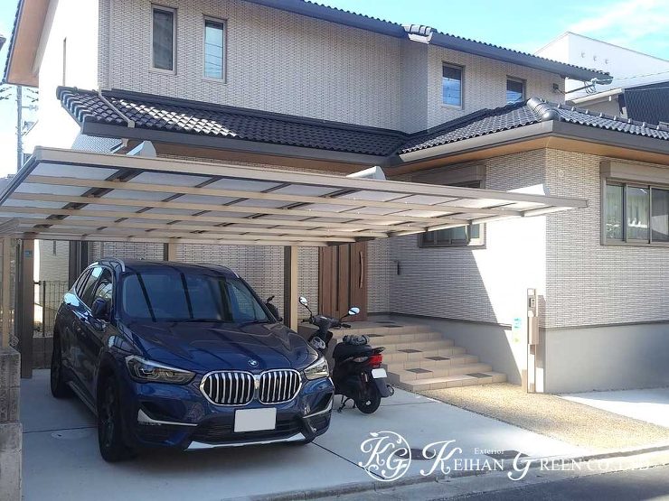 車の出入りに邪魔な柱のない後方柱のカーポート　京田辺市