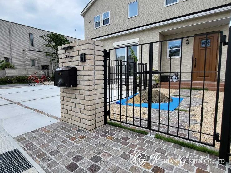 英国風の門まわり　彦根市