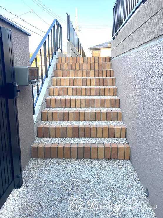 飽きの来ないシンプルデザインのクローズ外構　大津市