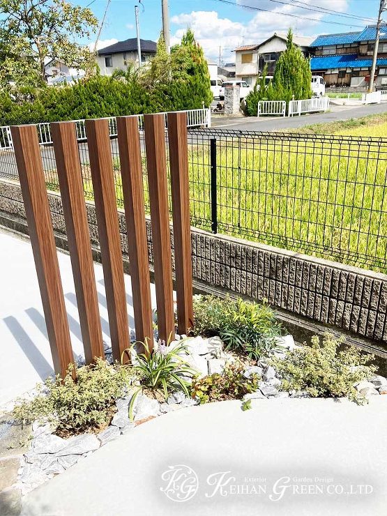 玄関アプローチを石張りにドレスアップ　草津市