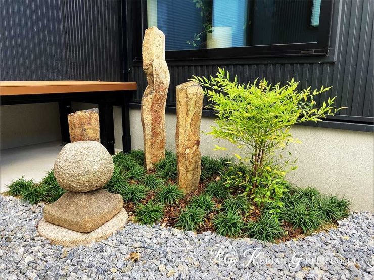 植栽の緑あふれるシックな和モダン外構　彦根市