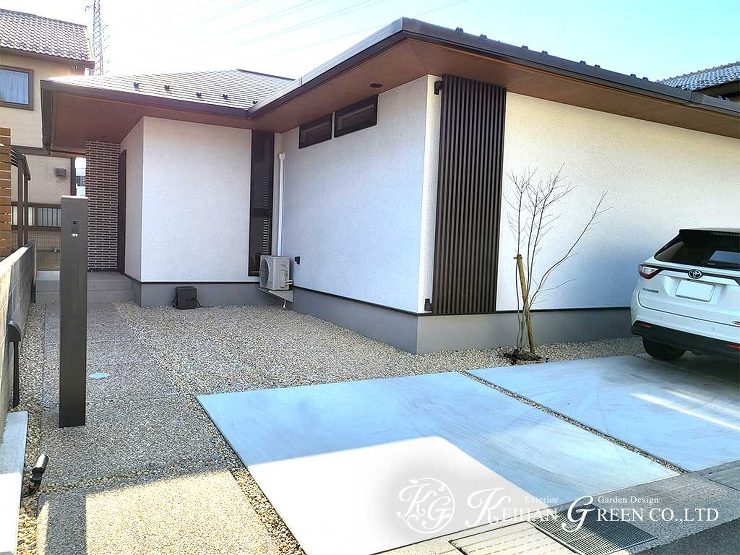 シンプルモダンを追求した平屋建ての外構　栗東市