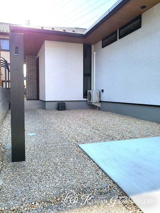 シンプルモダンを追求した平屋建ての外構　栗東市