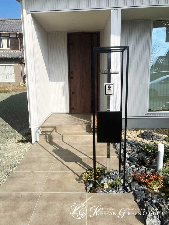 自然素材をふんだんに使ったナチュラルモダン外構　高島市