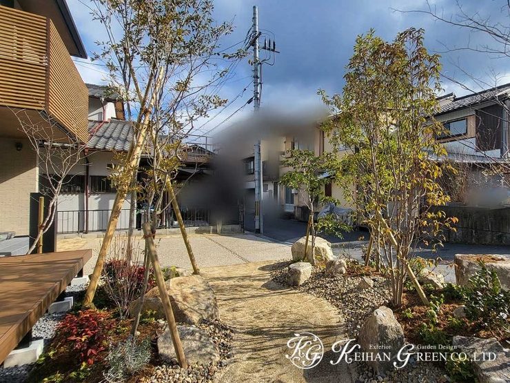 自然と調和した洗練の外構デザイン　大津市