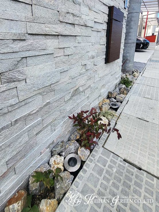 石貼りの門柱がおしゃれなナチュラルモダン外構　守山市