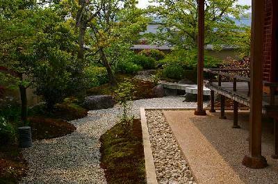 本格的日本庭園