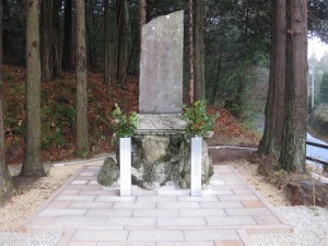 地域に密着　大石 義民の碑整備　大津市