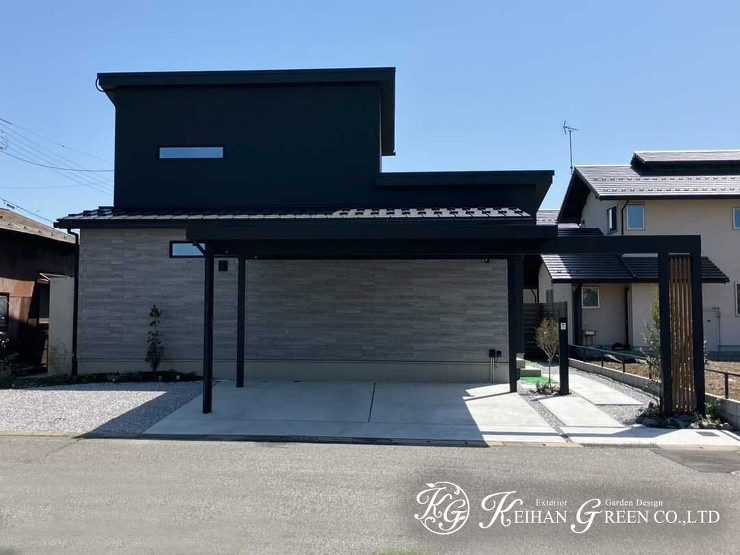 モダンな家に映える、シンプルで美しい新築外構　長浜市