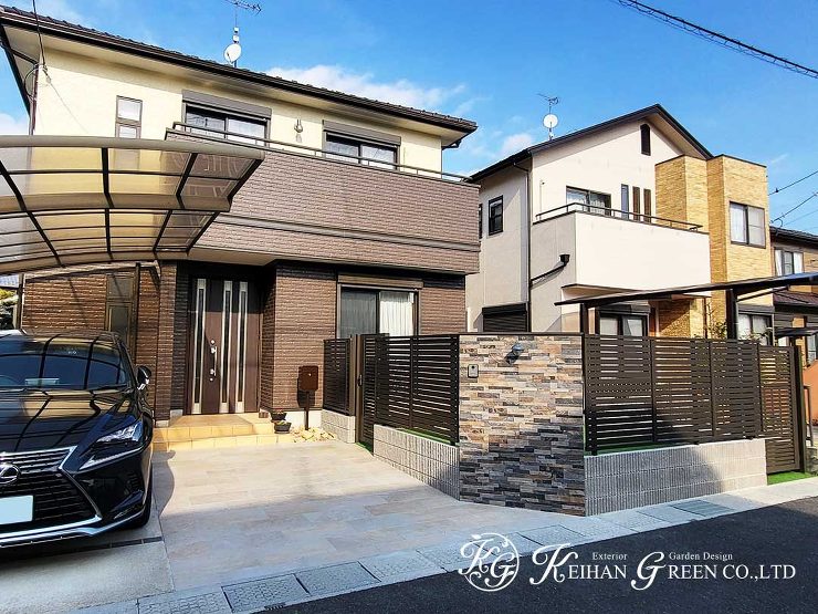 石貼りの門柱が高級感を感じさせる外構リフォーム　守山市