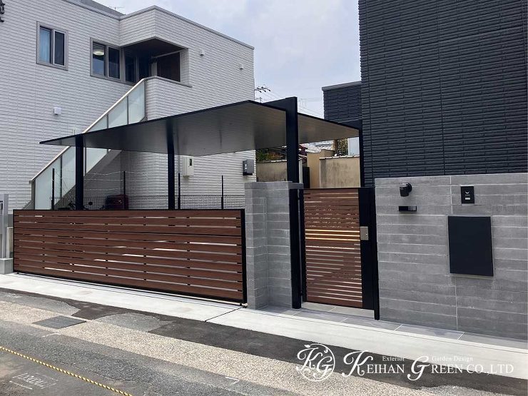 モダンな邸宅にふさわしい、機能と美しさを備えた外構　大津市