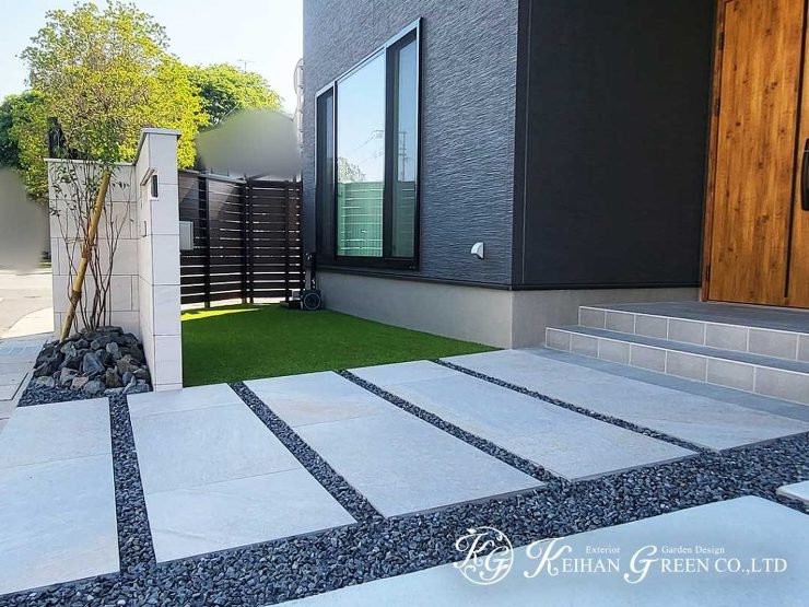 落ち着きと開放感を両立した、モダンな外構空間　草津市