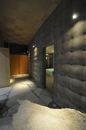 石の家（Stone House） 海 建...