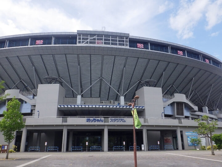 坊っちゃんスタジアム外壁ほか改修
