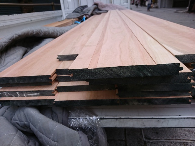 チェリー　無垢材