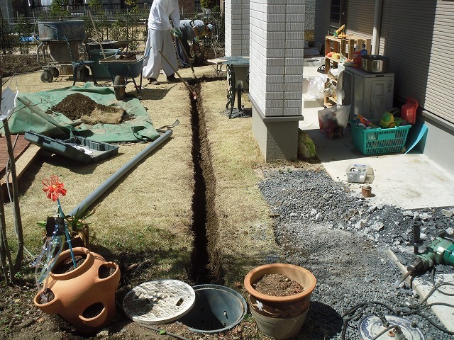 水道配管の掘削