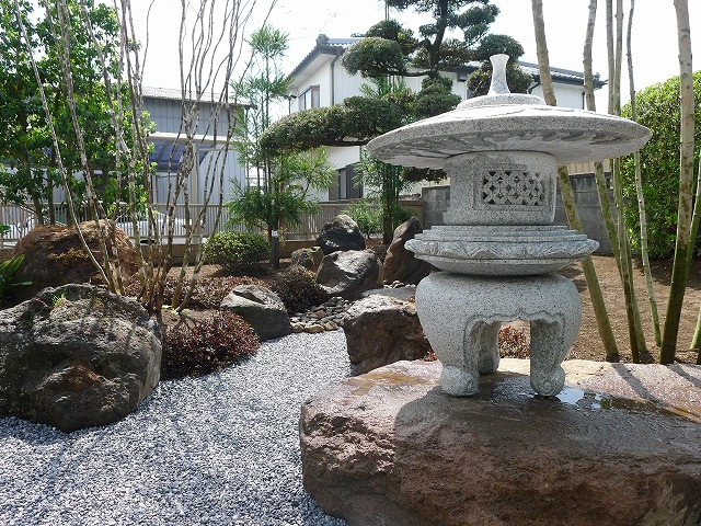 足利市U様邸｜既存樹を活かし“庭の記憶”...