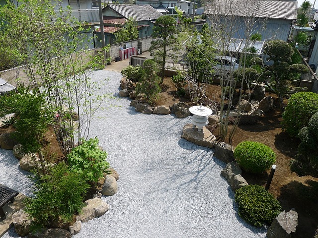 足利市U様邸｜既存樹を活かし“庭の記憶”...