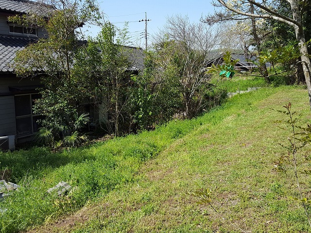 足利市S様邸｜広大な芝庭と巨石の造園施工...