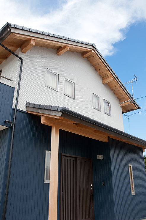 岐阜で無垢の木の家を建てる工務店　カネダ...