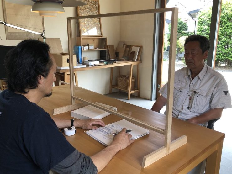 飛沫感染防止アクリルパーテーションを設置しました