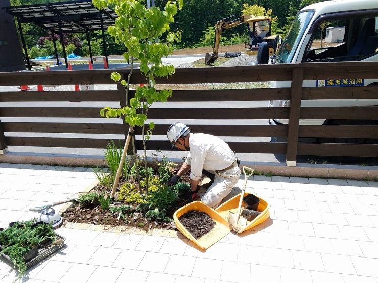 山梨県忍野村造園工事　Ｔ邸　素敵に完成！...
