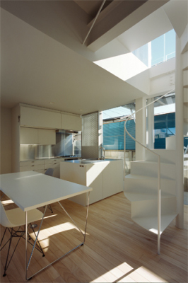 秋山建築設計／秋山隆男　Na-3 hou...