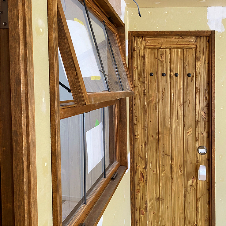 店舗　木製玄関ドア　WORKS　施工実例