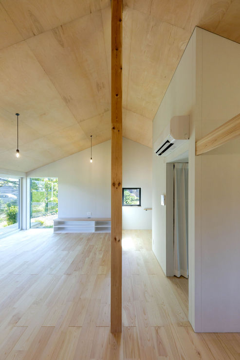 梨畑に建つUa値0.17の小さな平屋 |...
