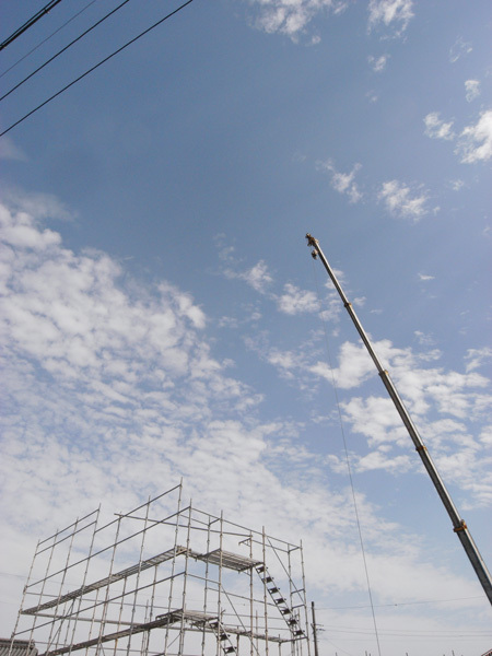 三角の家　建方　晴れ。 | 株式会社SY...