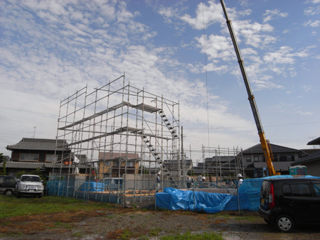 三角の家　建方　晴れ。 | 株式会社SY...
