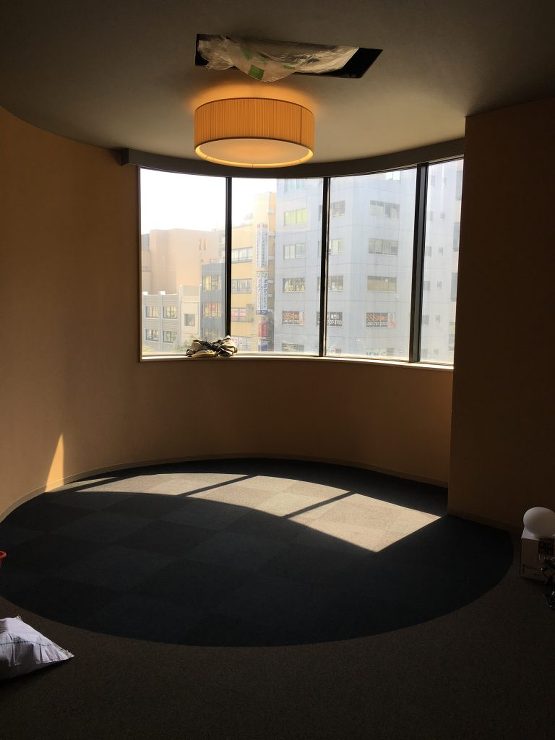 心療内科 待合 | Global Arc...