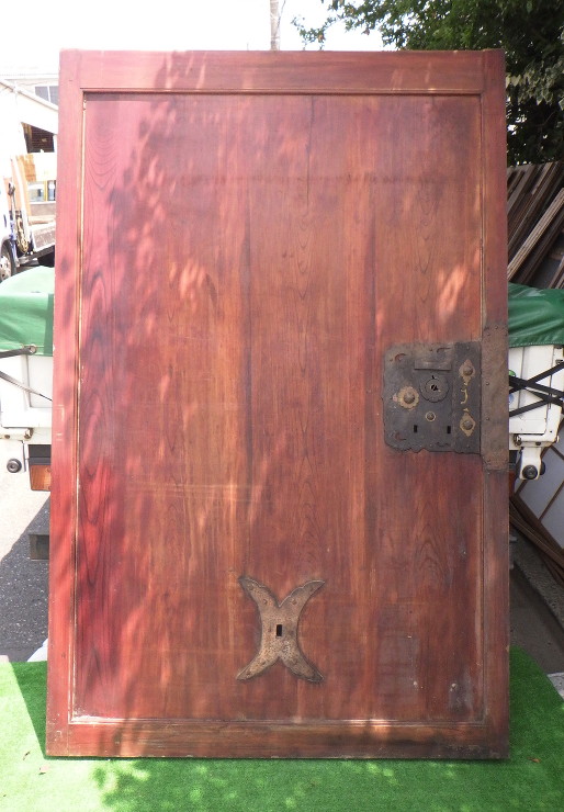 ひでしな商店 / 蔵戸・門扉