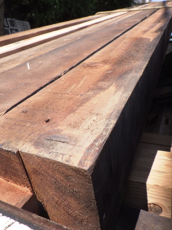 ひでしな商店 / 古材柱