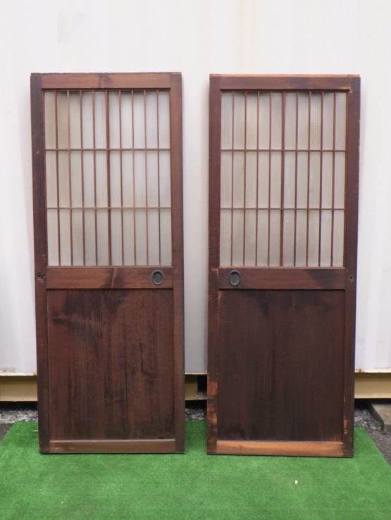 ひでしな商店 / ガラス戸