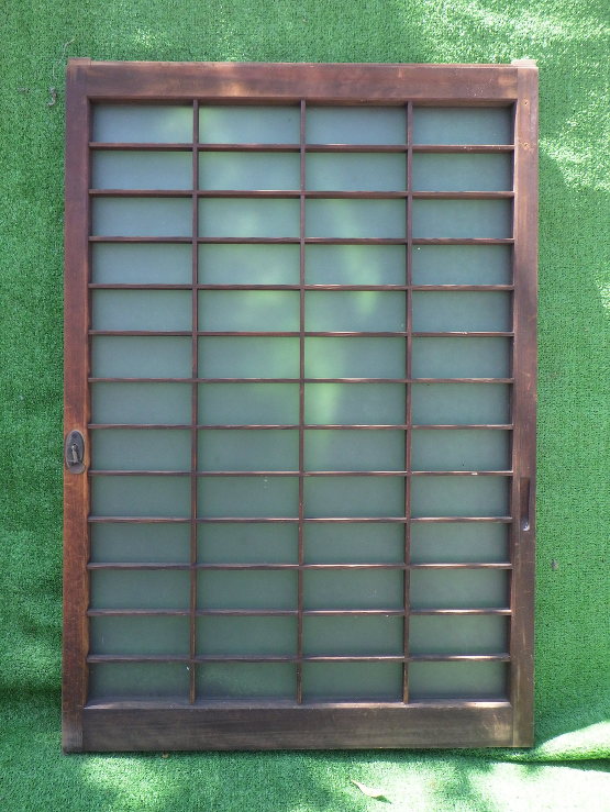 ひでしな商店 / 欄間・窓