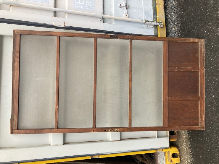 ひでしな商店 / ガラス戸