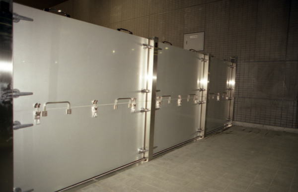 仙台市営地下鉄(長町南駅)　止水板施工写真