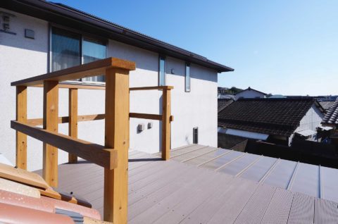 ロフトと屋上デッキのある家（児島の家）