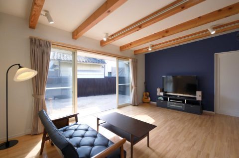 ロフトと屋上デッキのある家（児島の家）